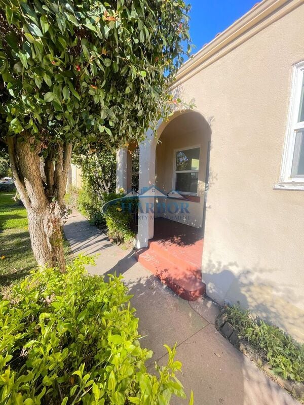 property at 1016 N Serrano Ave