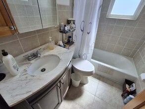 180 N Broadway, Unit B in South Amboy, NJ - Building Photo - Building Photo