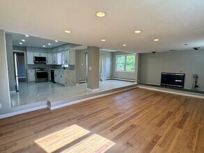 10 Elderwood Ln in Melville, NY - Building Photo - Building Photo