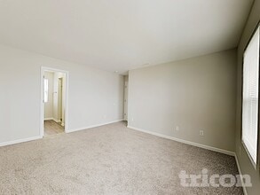 3203 Brandenburg Dr in Indianapolis, IN - Foto de edificio - Building Photo