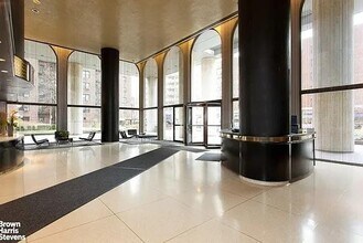 60 E 8th St in New York, NY - Building Photo - Building Photo