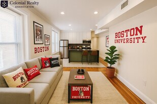 73 Thatcher St in Brookline, MA - Building Photo