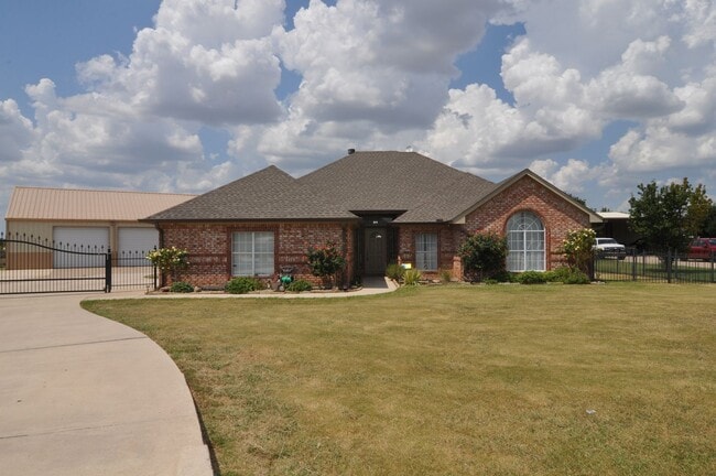 property at 262 Saddlebrook Ct