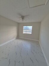 3198 49th Ln S in Lake Worth Beach, FL - Building Photo - Building Photo