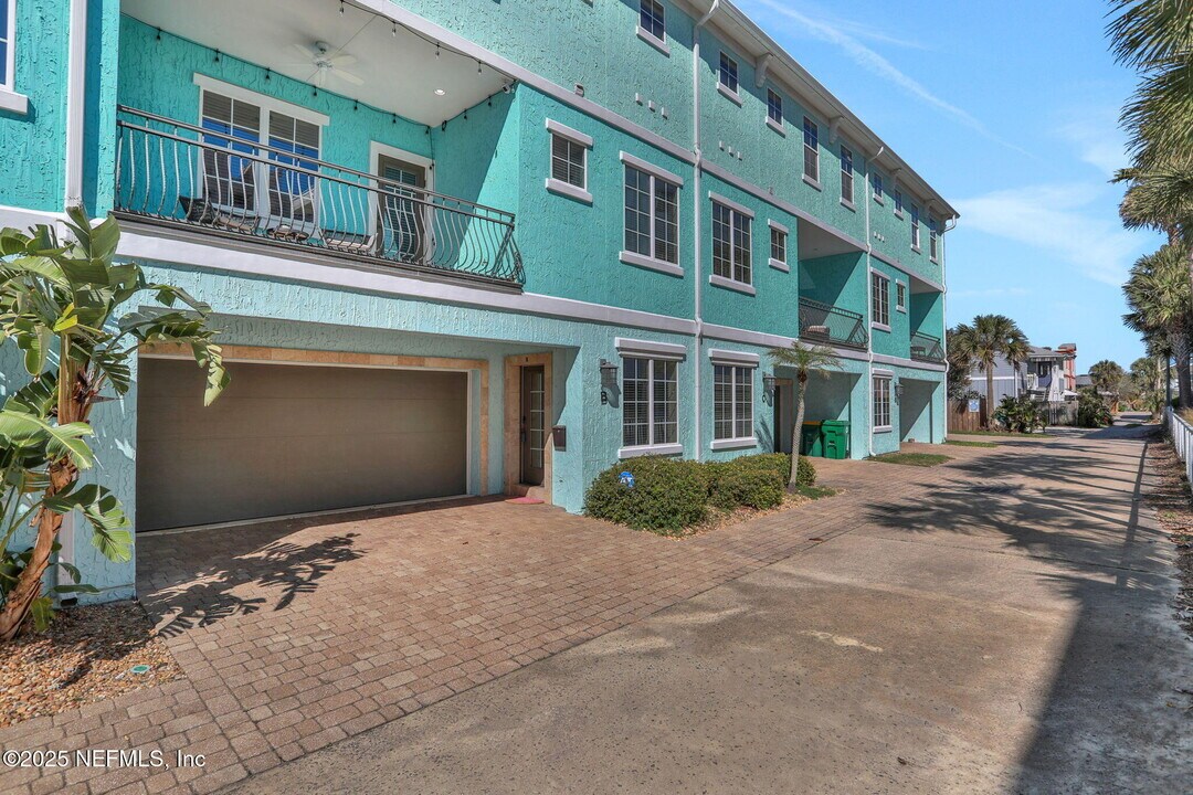 129 11th St N in Jacksonville Beach, FL - Building Photo