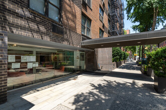 350 Bleecker in New York, NY - Foto de edificio - Building Photo