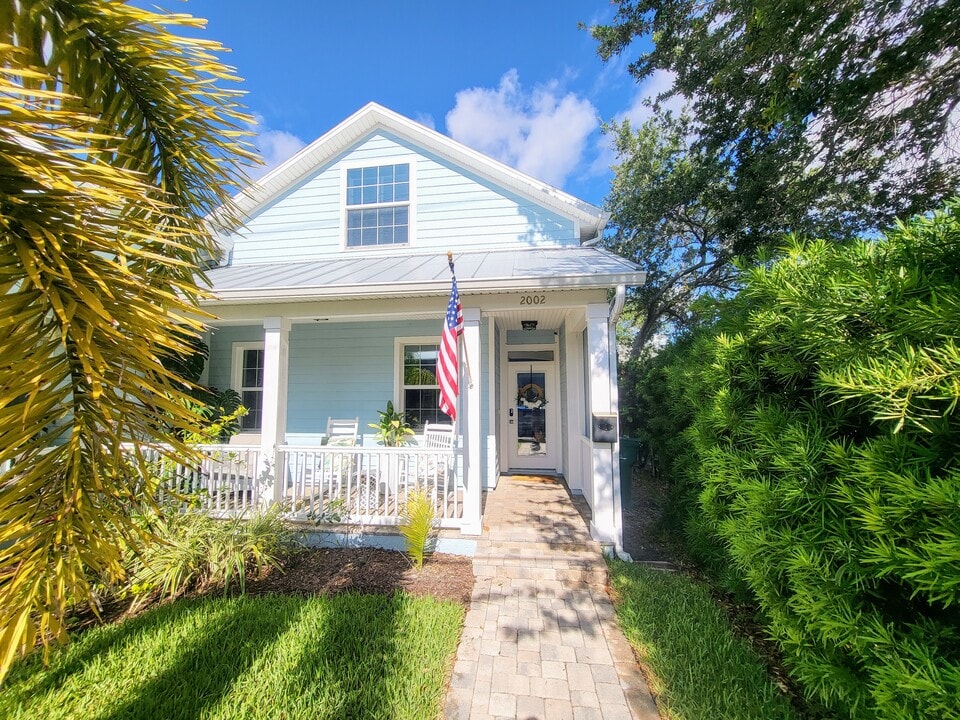 2002 Waverly Pl in Melbourne, FL - Building Photo