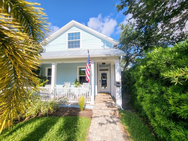 property at 2002 Waverly Pl