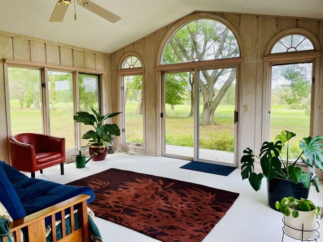 3604 W Country Club Ln in Altoona, WI - Building Photo - Building Photo