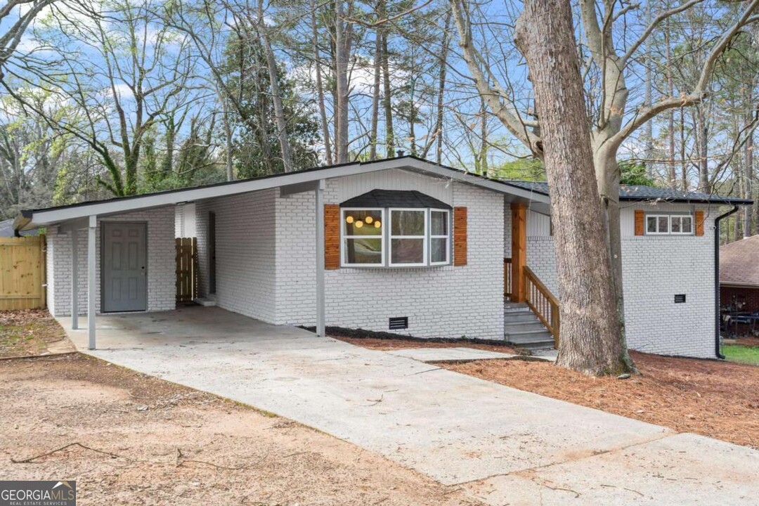 203 Wendell Dr SE in Atlanta, GA - Building Photo