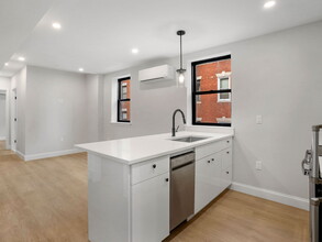 176 Salem St, Unit 4 in Boston, MA - Building Photo - Building Photo