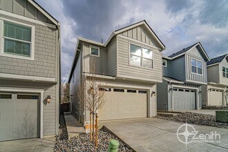 4935 NE 2nd Ct in Vancouver, WA - Building Photo - Building Photo