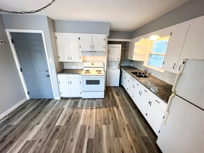 1722 Broadway St N, Unit 4 in Stillwater, MN - Building Photo - Building Photo