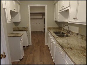 1807 Sanford Dr in Little Rock, AR - Building Photo - Building Photo