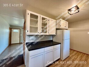 305 E 41st St in Sioux Falls, SD - Foto de edificio - Building Photo