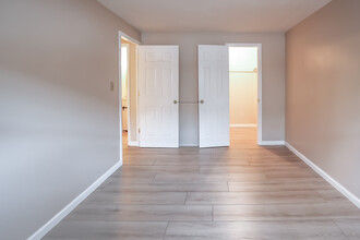 The Meadows Patio Apartments - HEAT INCLUDED! in Parma, OH - Building Photo - Interior Photo