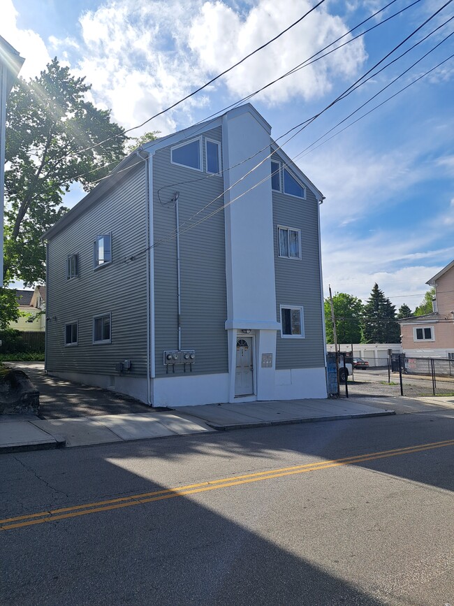 284 Veazie St, Unit 3