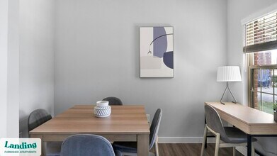 8200 Clarksprings Dr, Unit 3104 in Dallas, TX - Foto de edificio - Building Photo