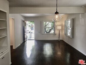 9052 Elevado Ave in West Hollywood, CA - Building Photo - Building Photo