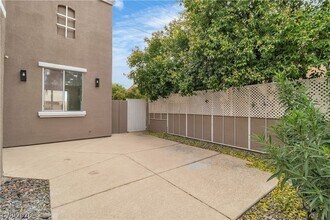 1712 Estrella St in Las Vegas, NV - Foto de edificio - Building Photo