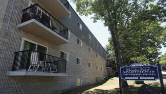 Cherokee Apartments in Gravenhurst, ON - Building Photo