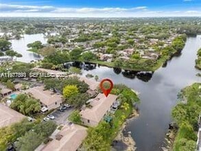 2394 NW 97th Way in Pembroke Pines, FL - Building Photo - Building Photo