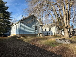 25 Indian Spring Rd in Clementon, NJ - Foto de edificio - Building Photo
