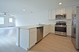 1537 Hummock Steep in New Braunfels, TX - Building Photo - Building Photo