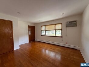 405 8th St in Carlstadt, NJ - Building Photo - Building Photo