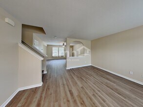 1373 Bluestem Dr in Greenwood, IN - Foto de edificio - Building Photo