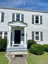 107 Jackson St, Unit Apartment C in Edenton, NC - Building Photo