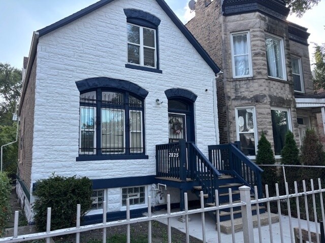 2825 W Lexington St in Chicago, IL - Building Photo