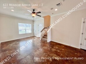 622 Meadow Arbor Ln in Universal City, TX - Building Photo - Building Photo