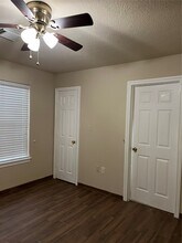 321 Holiday St in Tomball, TX - Building Photo - Building Photo