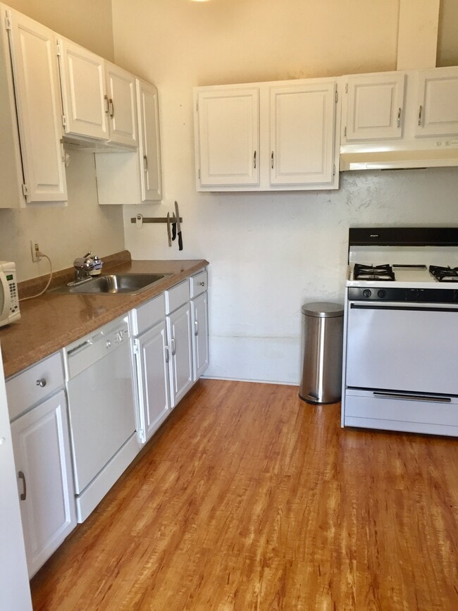 3819 Beethoven St, Unit 0 in Los Angeles, CA - Building Photo - Building Photo
