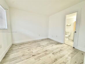 19751 SW 114th Ave, Unit 349 in Miami, FL - Foto de edificio - Building Photo