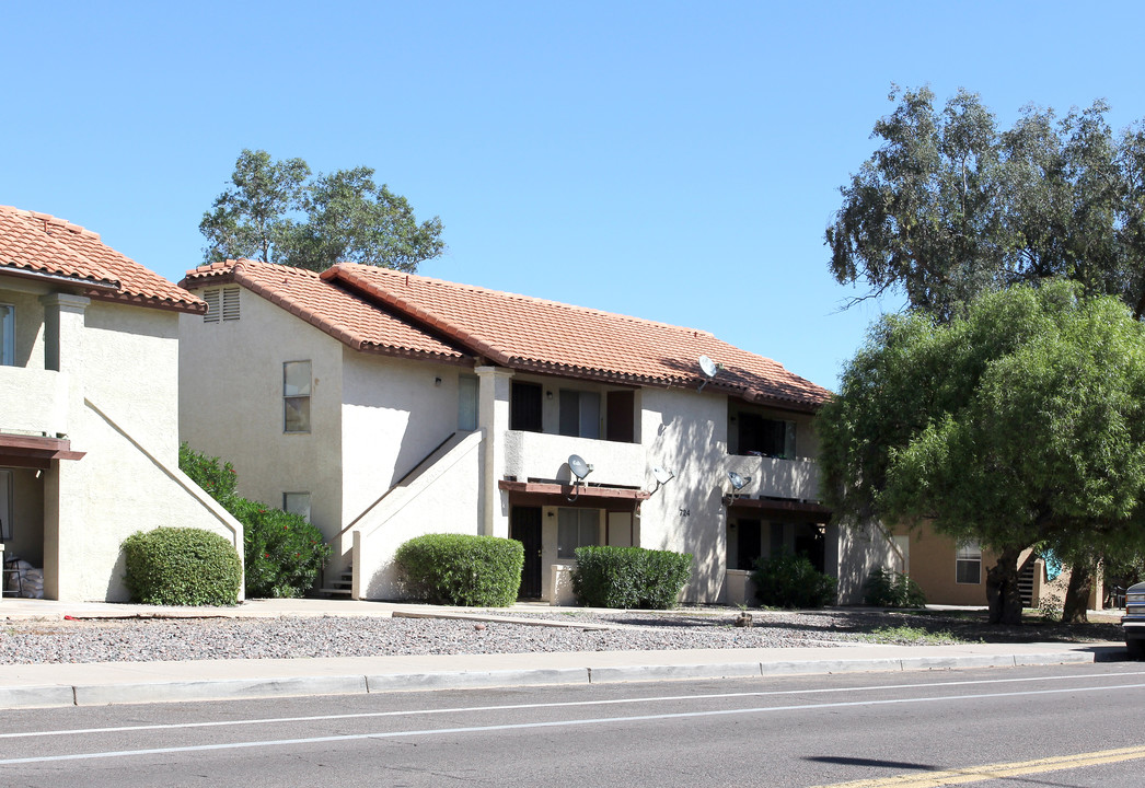 724 W Knox Rd in Chandler, AZ - Building Photo