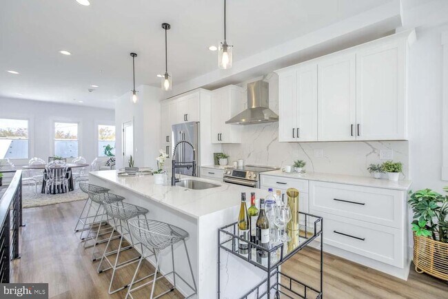 424 Taylor St NW in Washington, DC - Building Photo - Building Photo
