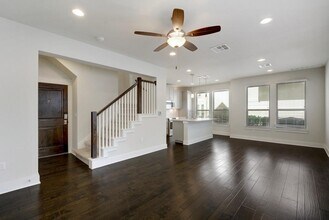 5309 William Holland Ave in Austin, TX - Foto de edificio - Building Photo