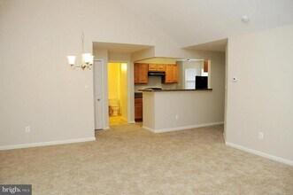 5812 Wyndham Cir in Columbia, MD - Building Photo - Building Photo