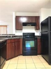 3469 NW 44th St, Unit 104 in Lauderdale Lakes, FL - Building Photo - Building Photo