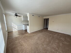 Holly Hill Apartments in Virginia Beach, VA - Foto de edificio - Building Photo