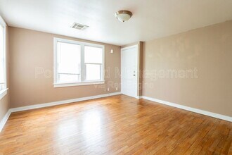 302 S Poplar St in Wichita, KS - Building Photo - Building Photo