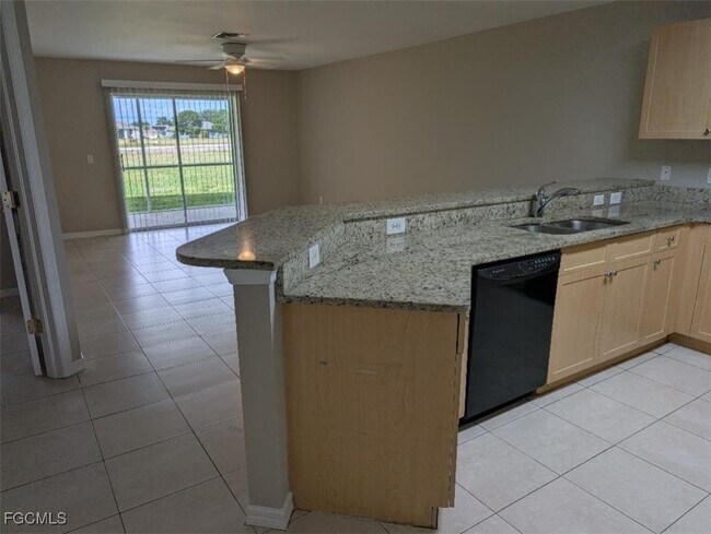1830 NE 8th Pl in Cape Coral, FL - Building Photo - Building Photo