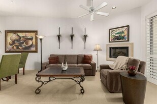 8270 Hayden Rd in Scottsdale, AZ - Building Photo
