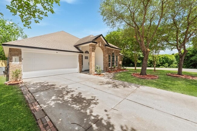 22902 Still Pond Dr in Tomball, TX - Building Photo - Building Photo