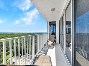 6361 Pelican Bay Blvd in Naples, FL - Building Photo - Building Photo