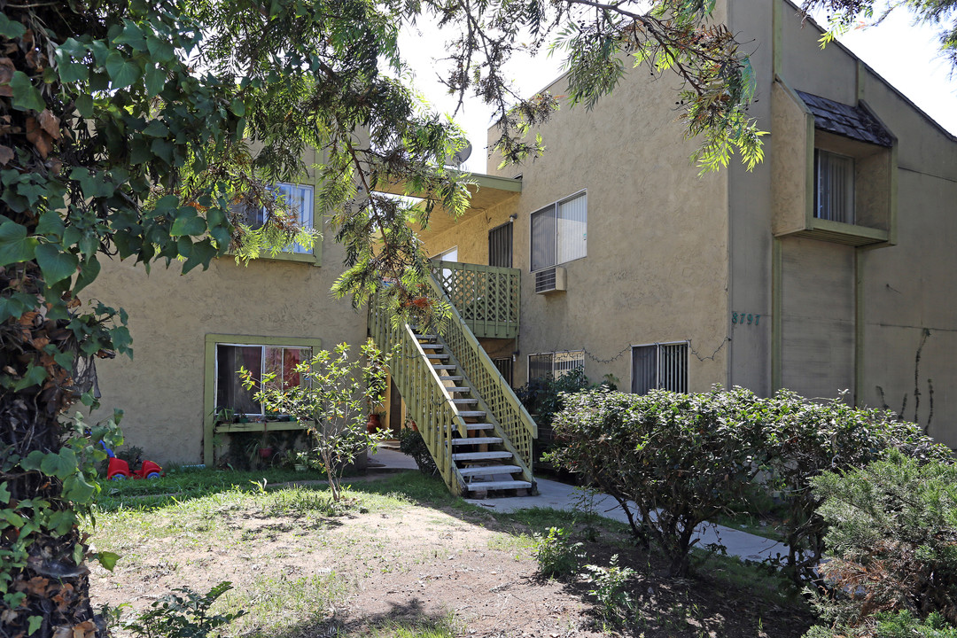 8797 Mira Mesa Blvd in San Diego, CA - Building Photo