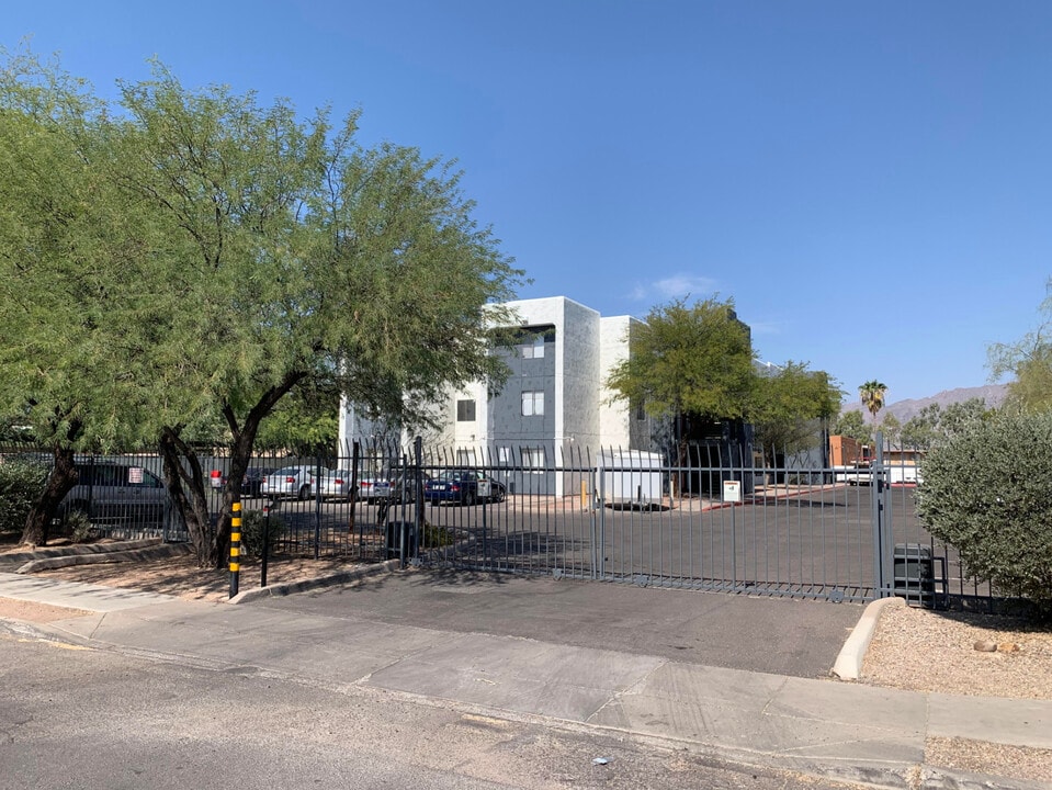 Monte Vist Commons in Tucson, AZ - Building Photo