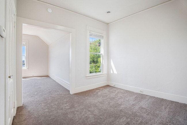 1828 Clinton Ave in Alameda, CA - Building Photo - Building Photo